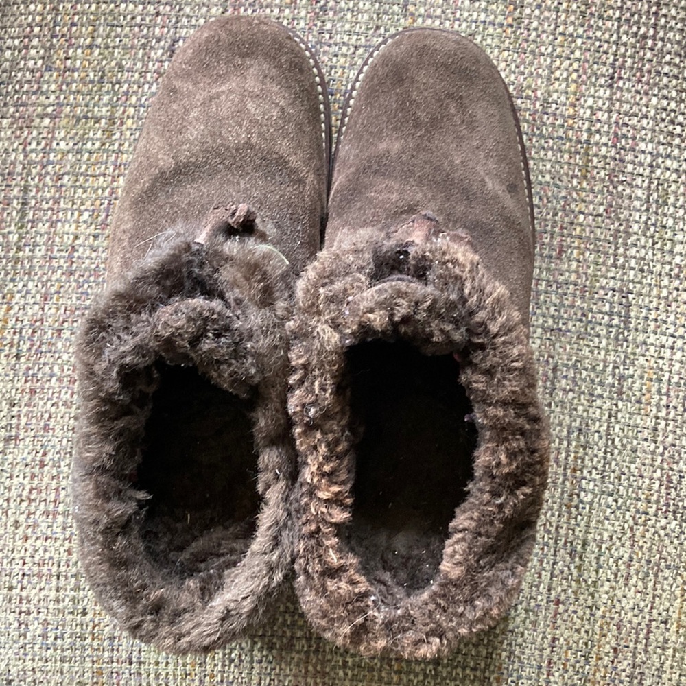 Women’s brown clogs